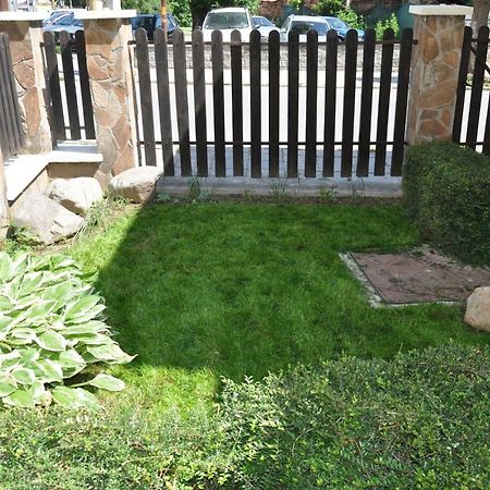 Къща За Гости Ирис Kyustendil Exterior foto