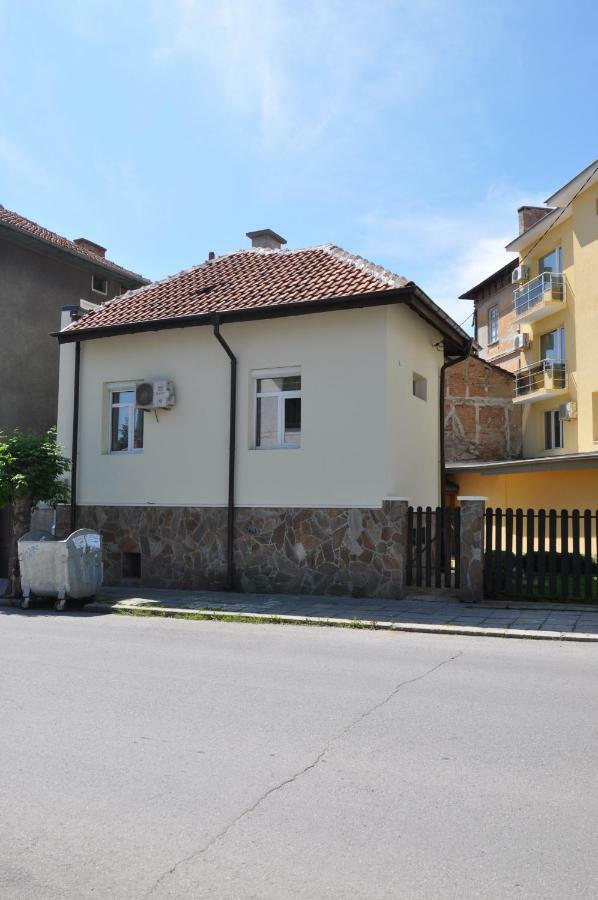Къща За Гости Ирис Kyustendil Exterior foto
